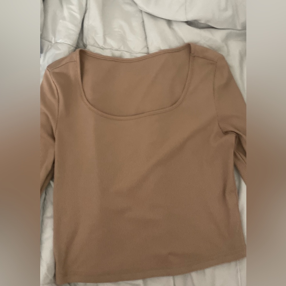 tan long sleeve croptop